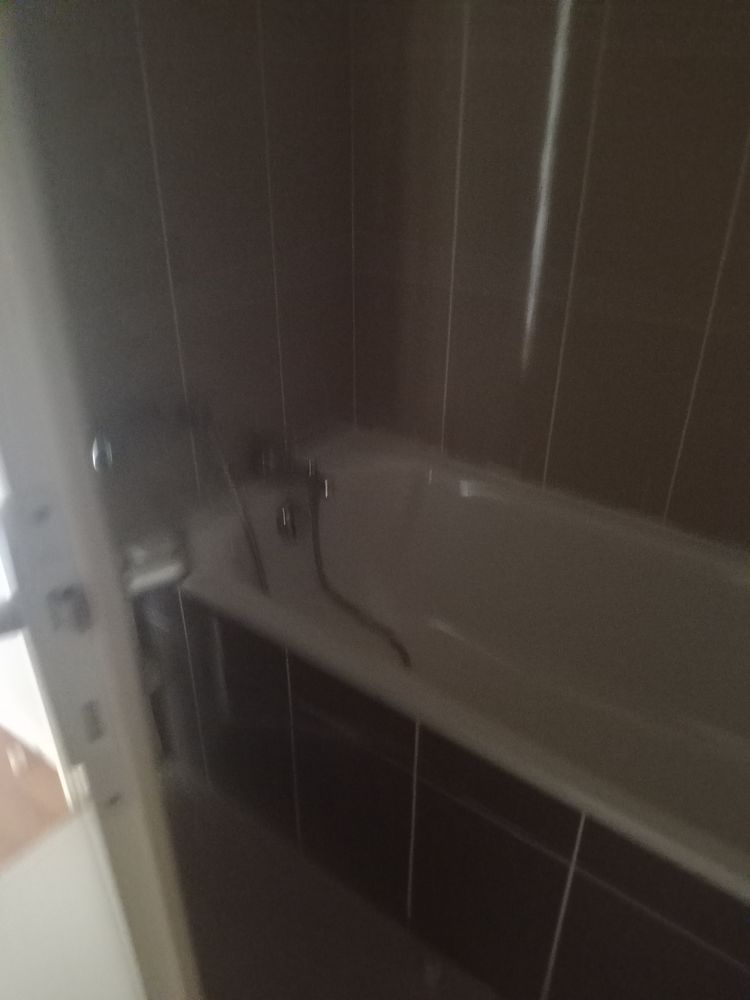 appartement F3 - loyer 740 euros brut- charges 87 euros