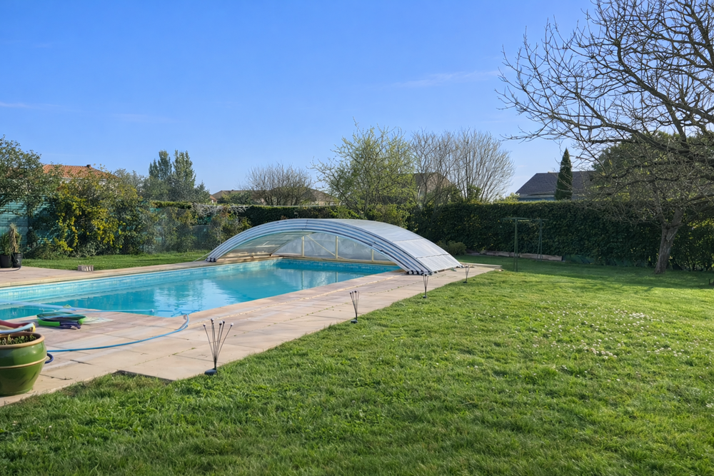 Maison 129 m² avec jardin, piscine, 2 garages de 57 et 23 m²