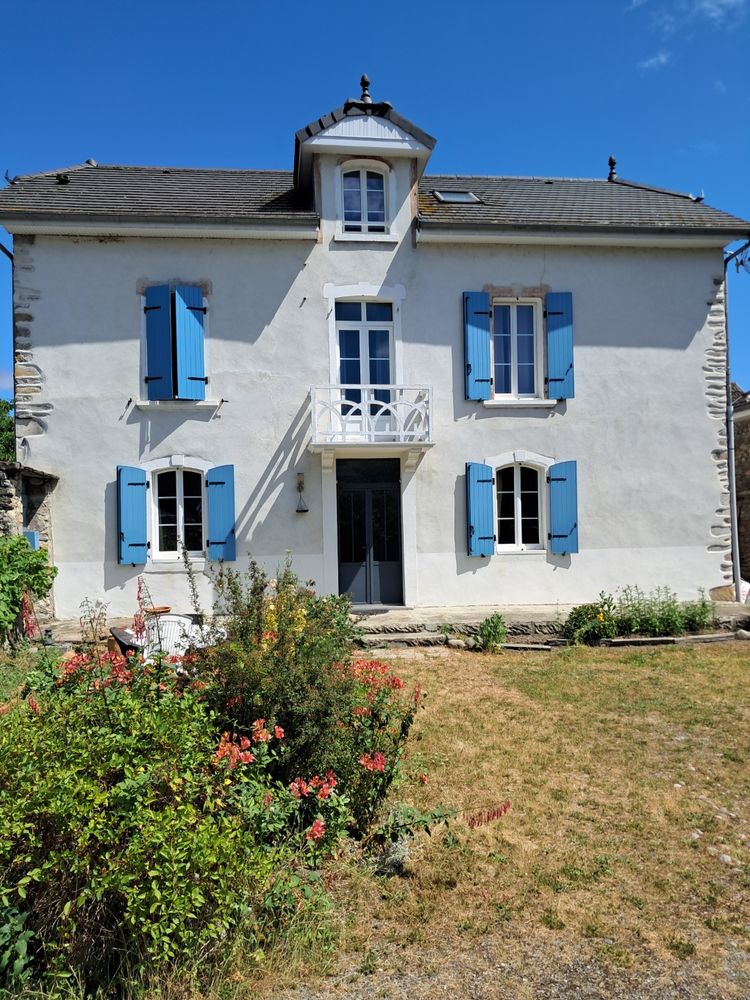 Maison béarnaise avec dépendance