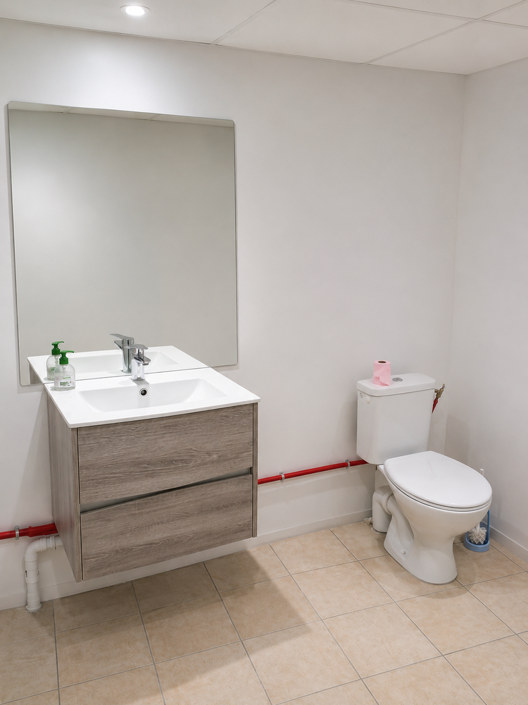 Local professionnel/atelier de 85m2 à Lisieux