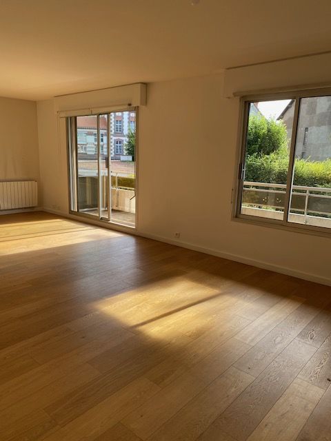Bel et vaste appartement dans une résidence arborée