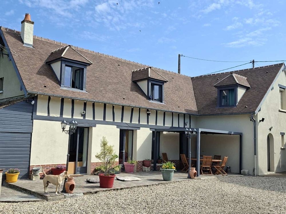 Maison familiale de 210 m² avec dépendance de 140 m²
