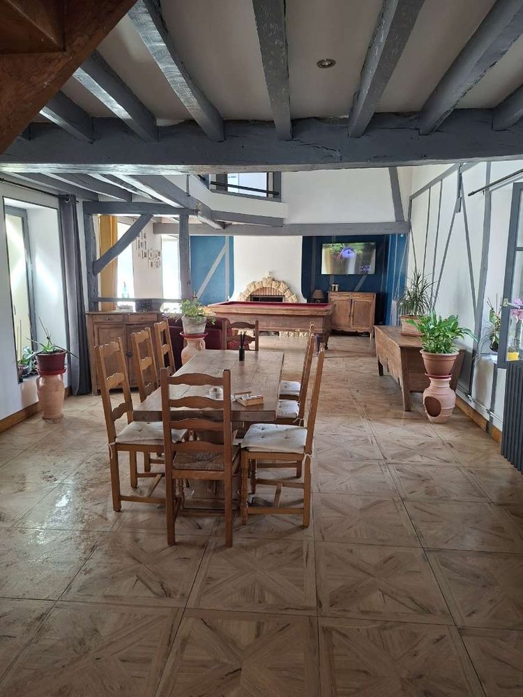 Maison familiale de 210 m² avec dépendance de 140 m²