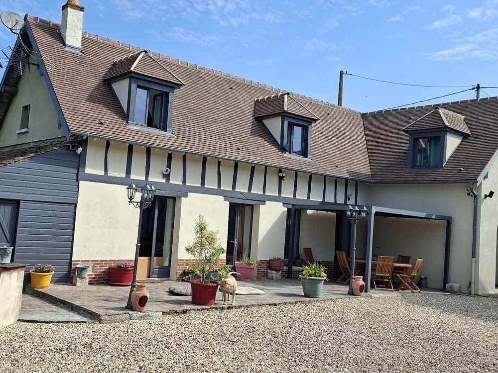 Maison familiale de 210 m² avec dépendance de 140 m²
