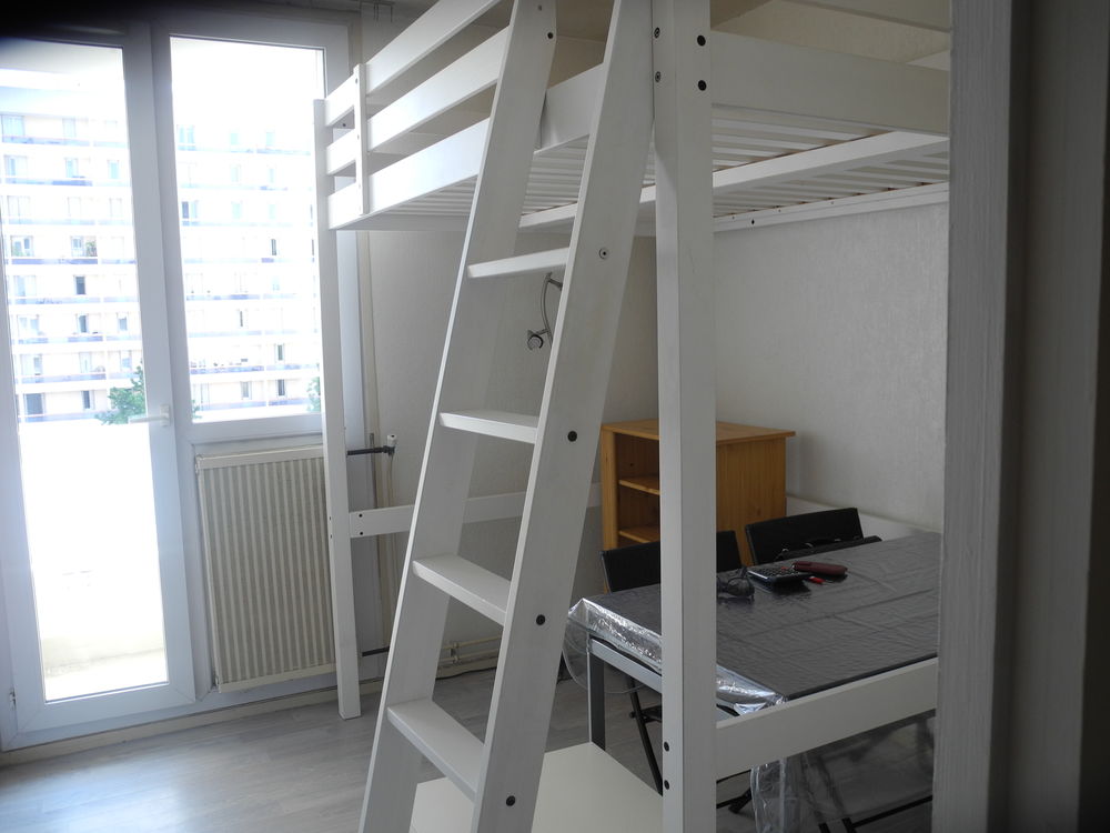 Studette en parfait état 16 m2 avec parking