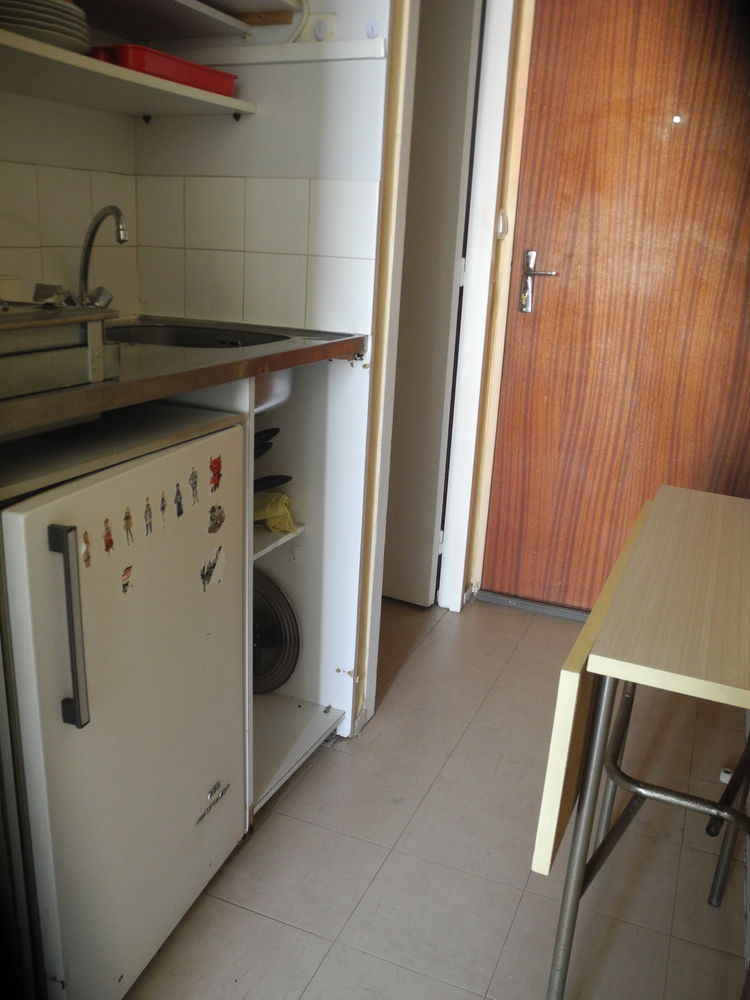 Studette en parfait état 16 m2 avec parking