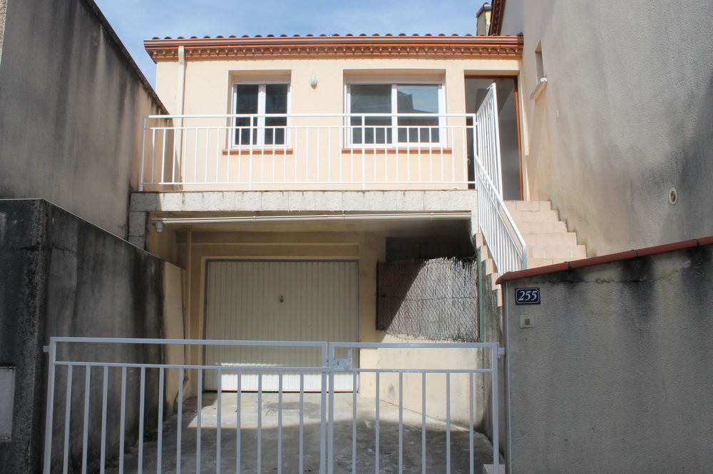 JOLIE PETITE MAISON AVEC GARAGE
