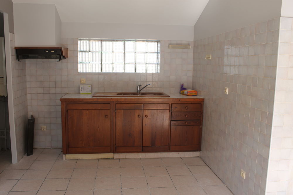 JOLIE PETITE MAISON AVEC GARAGE