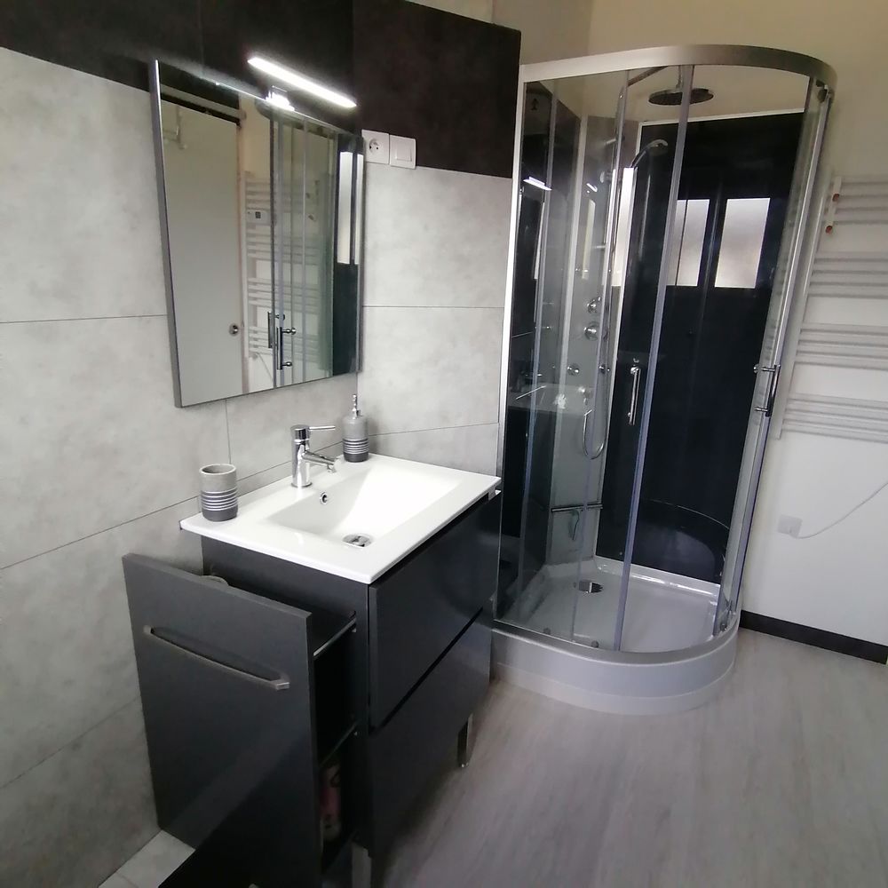 Studio 18m2 rénové et tout équipé proche ifsi,kiné, ergo