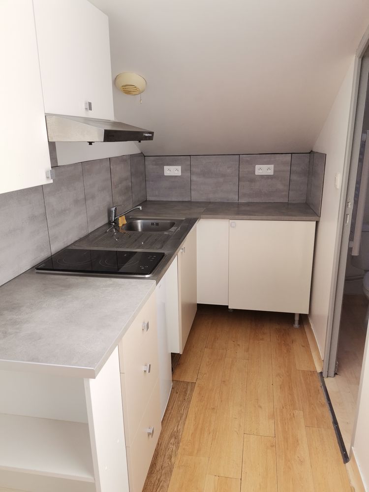 GUERET centre studio dans petite résidence calme.