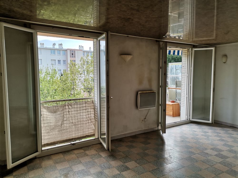 Appartement T3 T4 avec garage sous l'appartement, Marseille