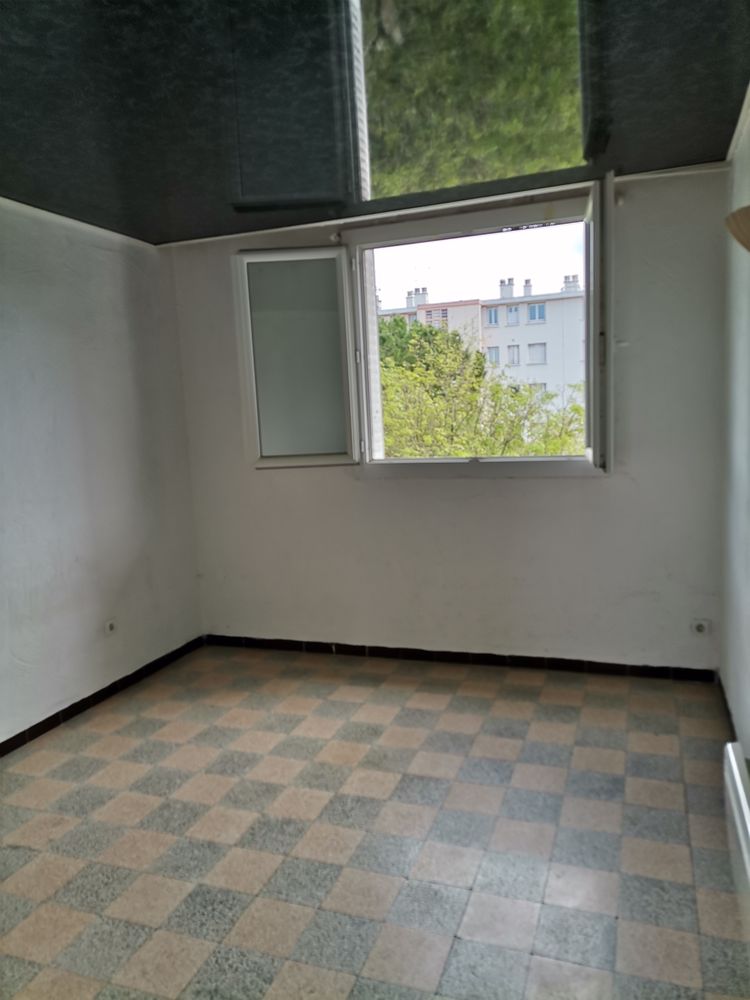 Appartement T3 T4 avec garage sous l'appartement, Marseille