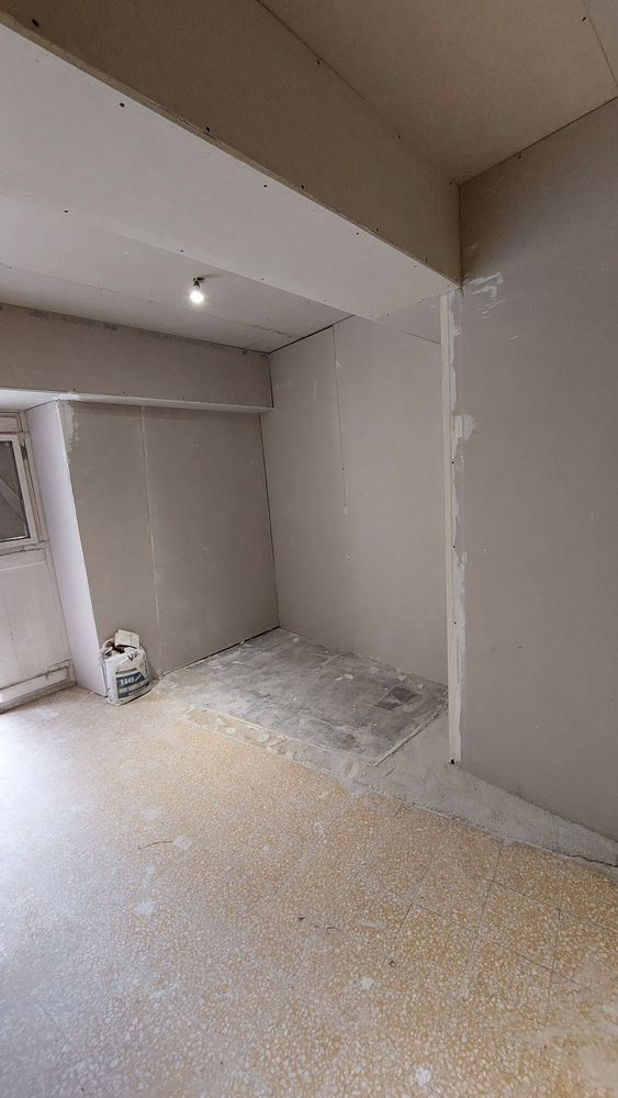 Maison de village au coeur de Claviers travaux à terminer