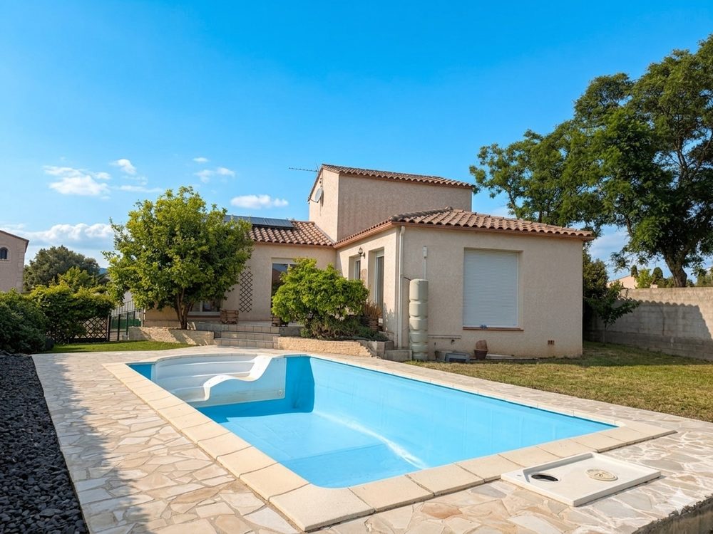 Maison T5 de 120 m² avec piscine.