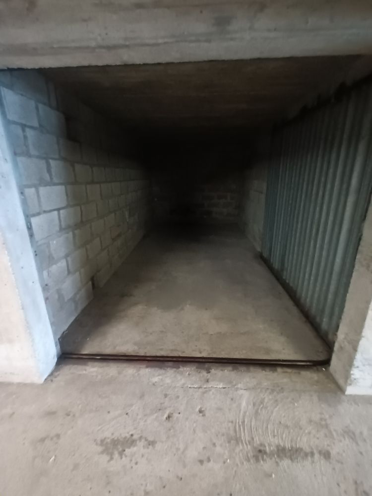 Poitiers Couronneries garage box fermé ou à lo