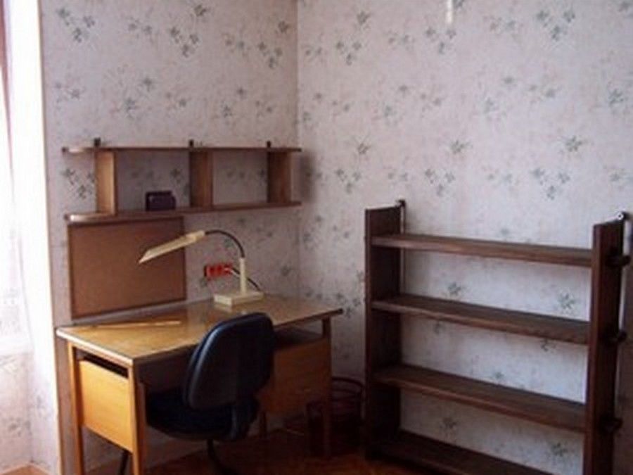 Chambre meublée
