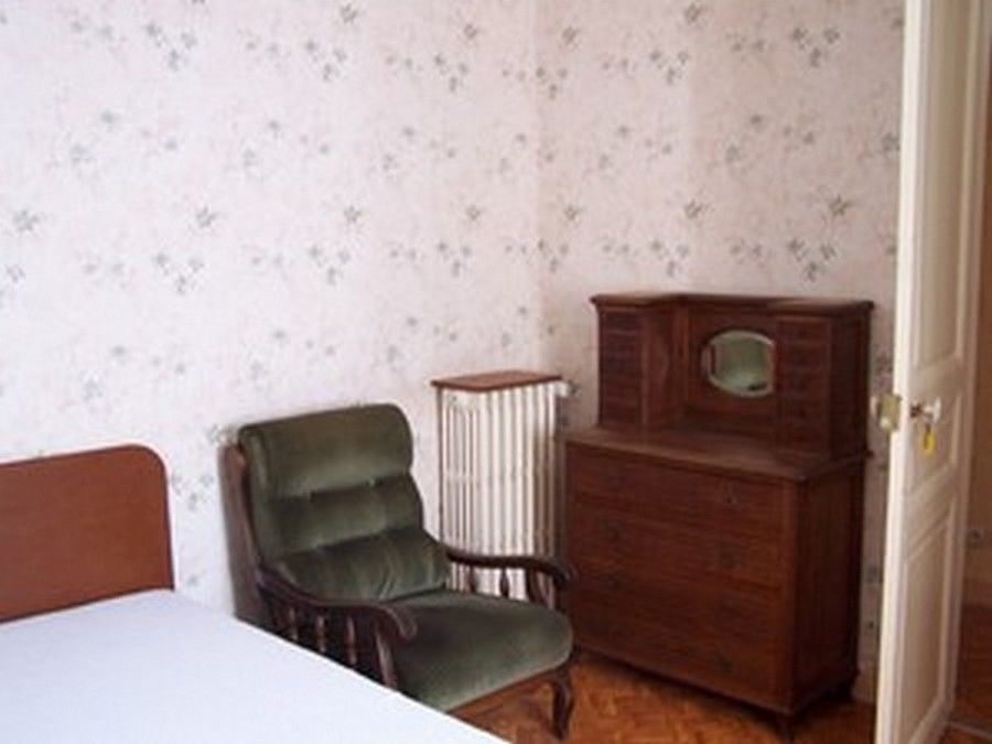 Chambre meublée