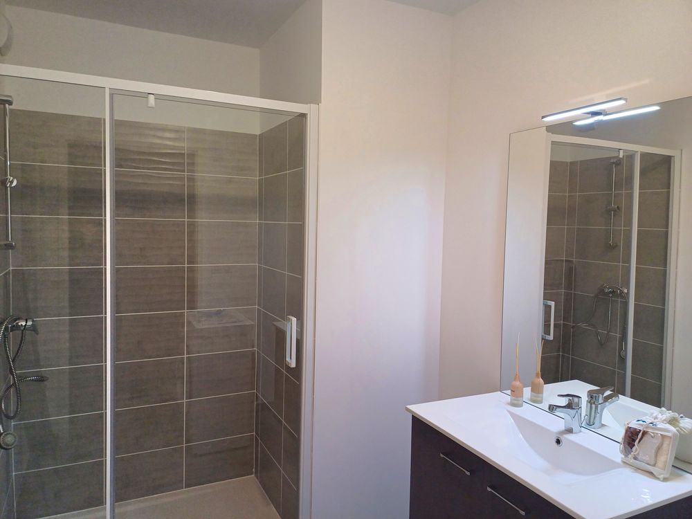 T3 pres Chu "1chambre disponible" (1étudiante enplace)