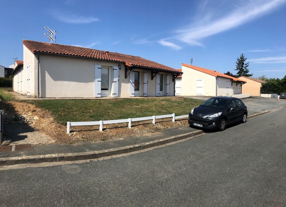 Studio-équipé: Prix Tout Compris (EDF, Eau, Chauffage, Inte