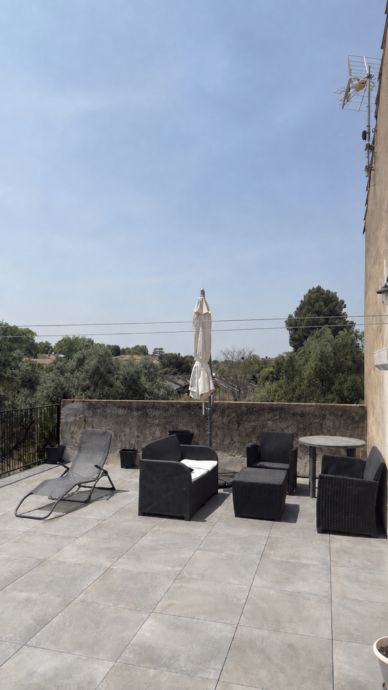 Appartement meublé 80 m² avec grande terrasse au calme