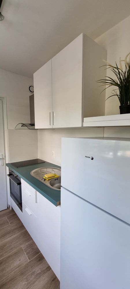 Magnifique T1 meublé 25m²+ parking + cave Marseille 13009