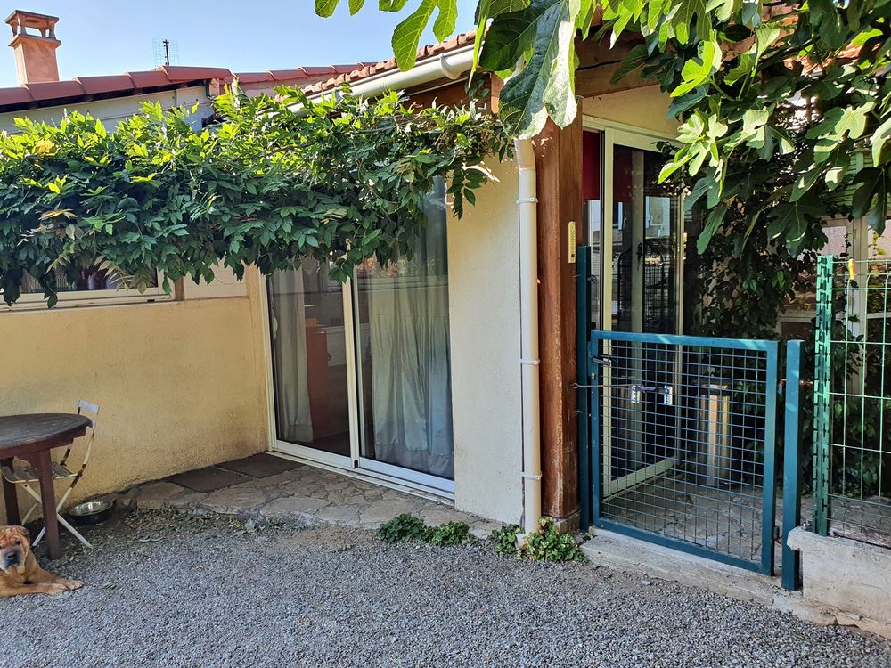 Maison en pierre 1500 m² jardin cols