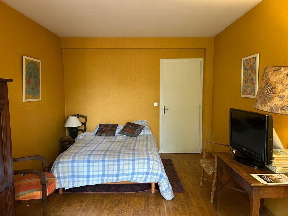 Grande maison avec jardin bien située