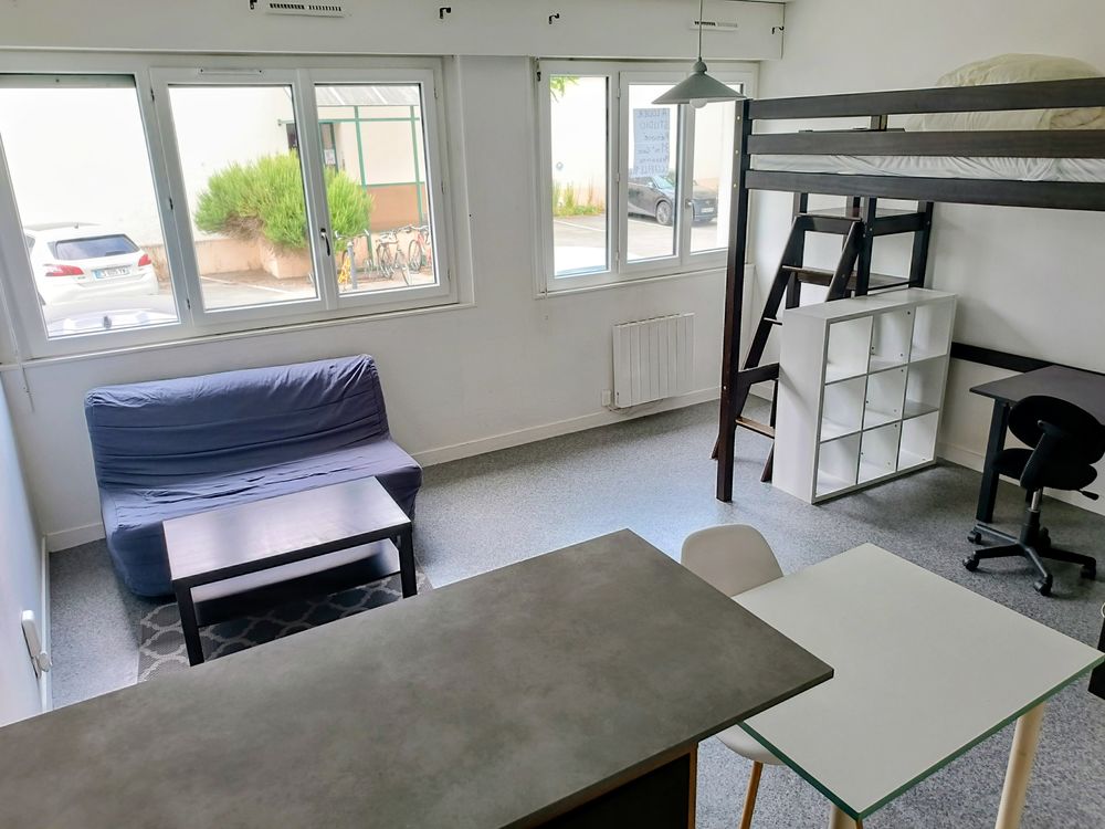 Grand Studio meublé calme,clair république 31 m2 + mezzanine