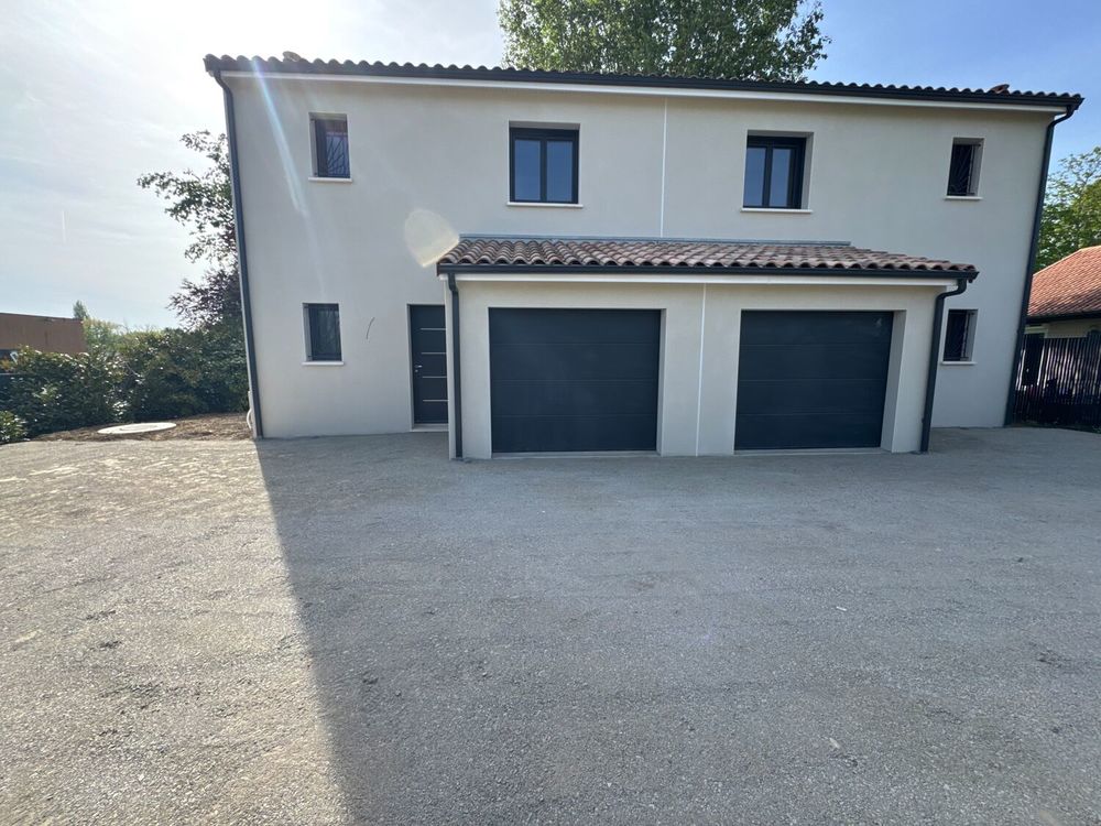 Maison neuve T4 avec garage et jardin