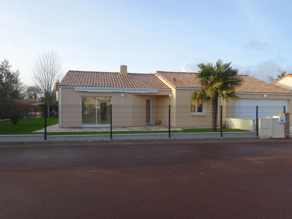 BELLE MAISON LUMINEUSE DE PLEIN PIED 123M² -LES SORINIERES
