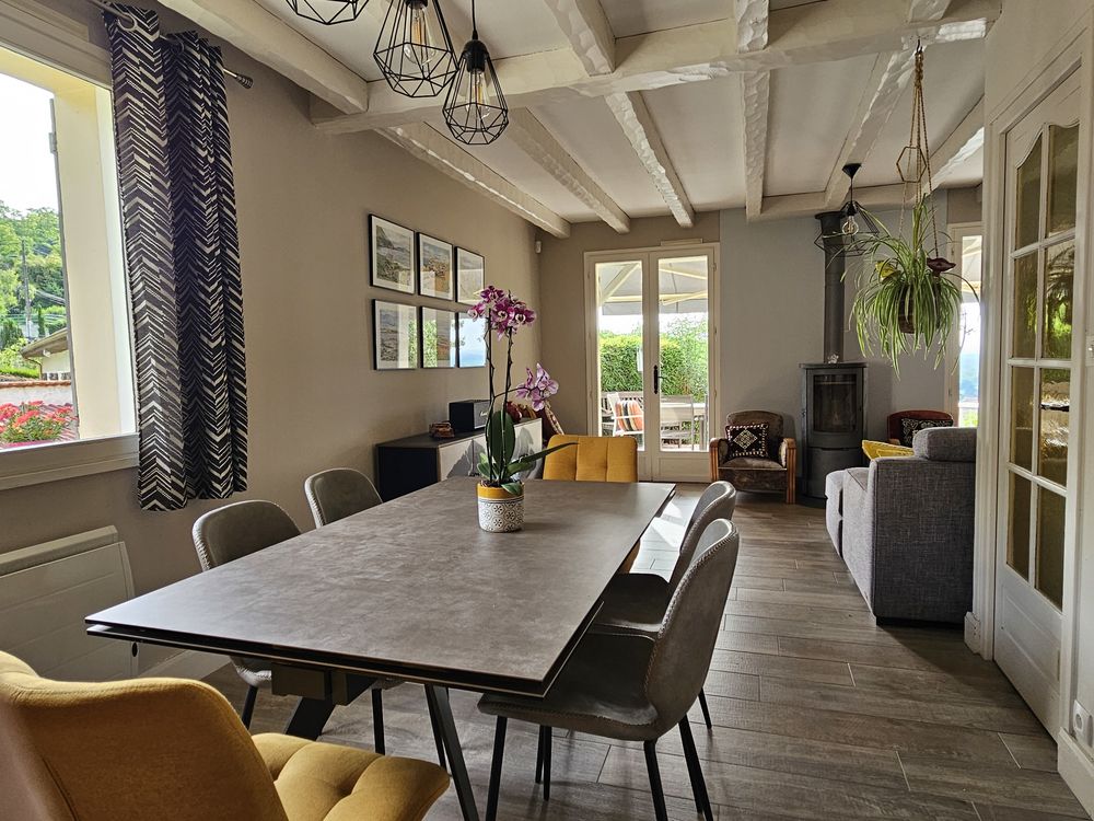 Villa de 3 à 6 chambres - 5 pièces - 140 m²hab -