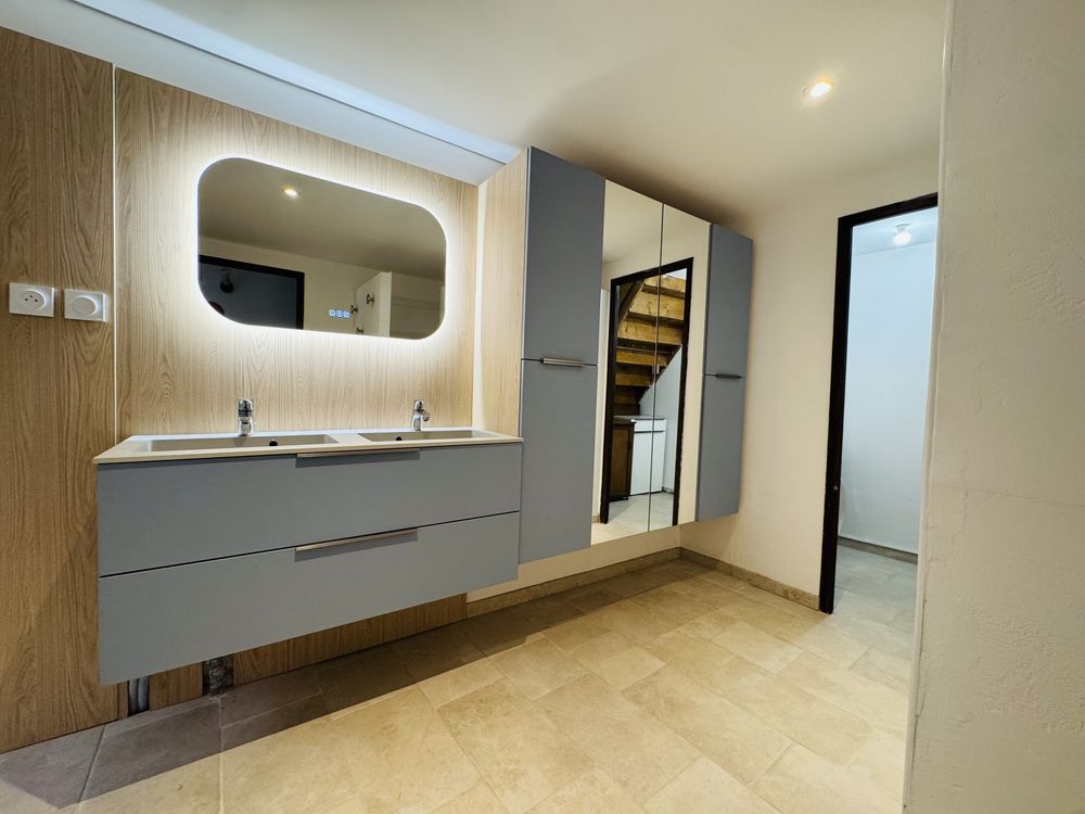 Maison de caractère en pierre rénovée 109 m²