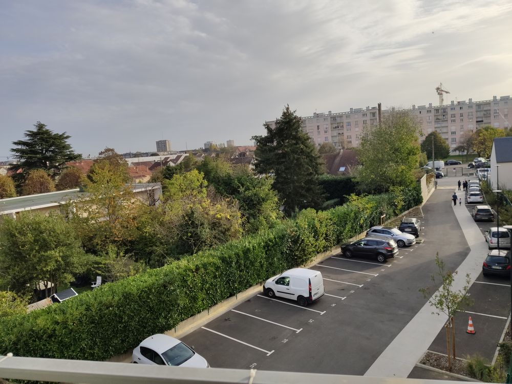 Joli 2 pièces lumineux avec balcon et parking