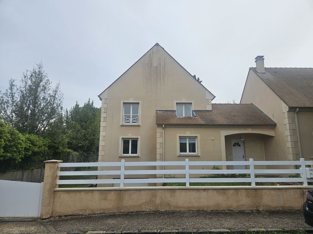 maison de 7 pièces, comprenant au rez-de-chaussée
