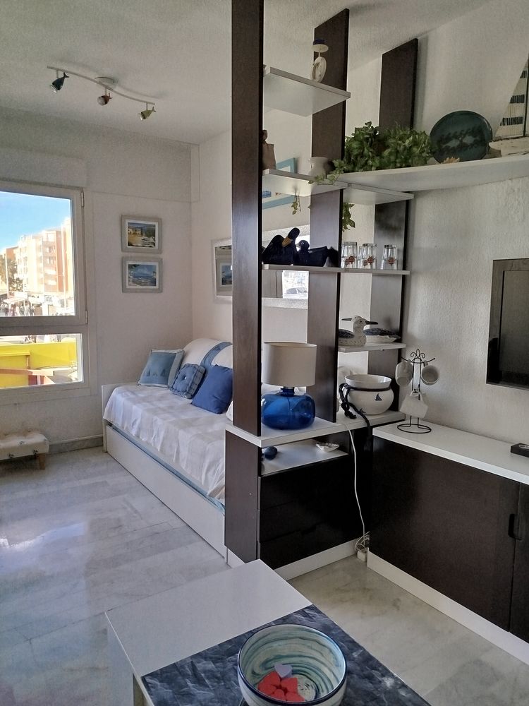 studio lumineux meublé Vue sur le port du cap d Agde