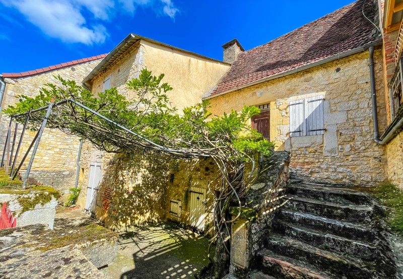 maison de village de 153 m² en pierre a rénover