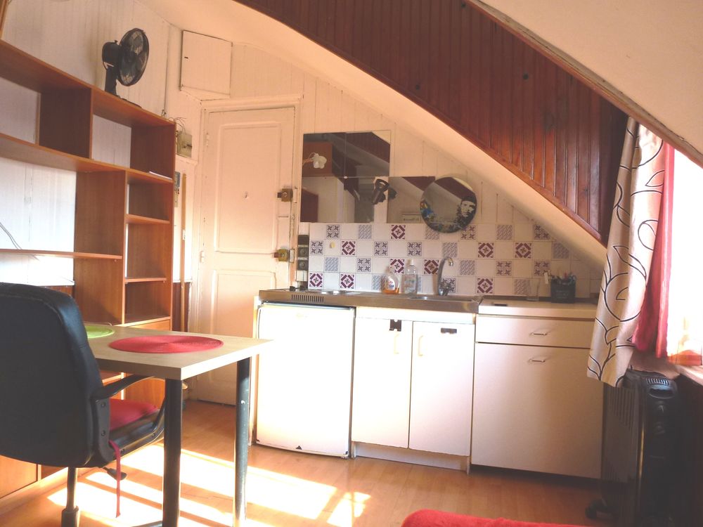 studette Rue des Dardanelles 75017