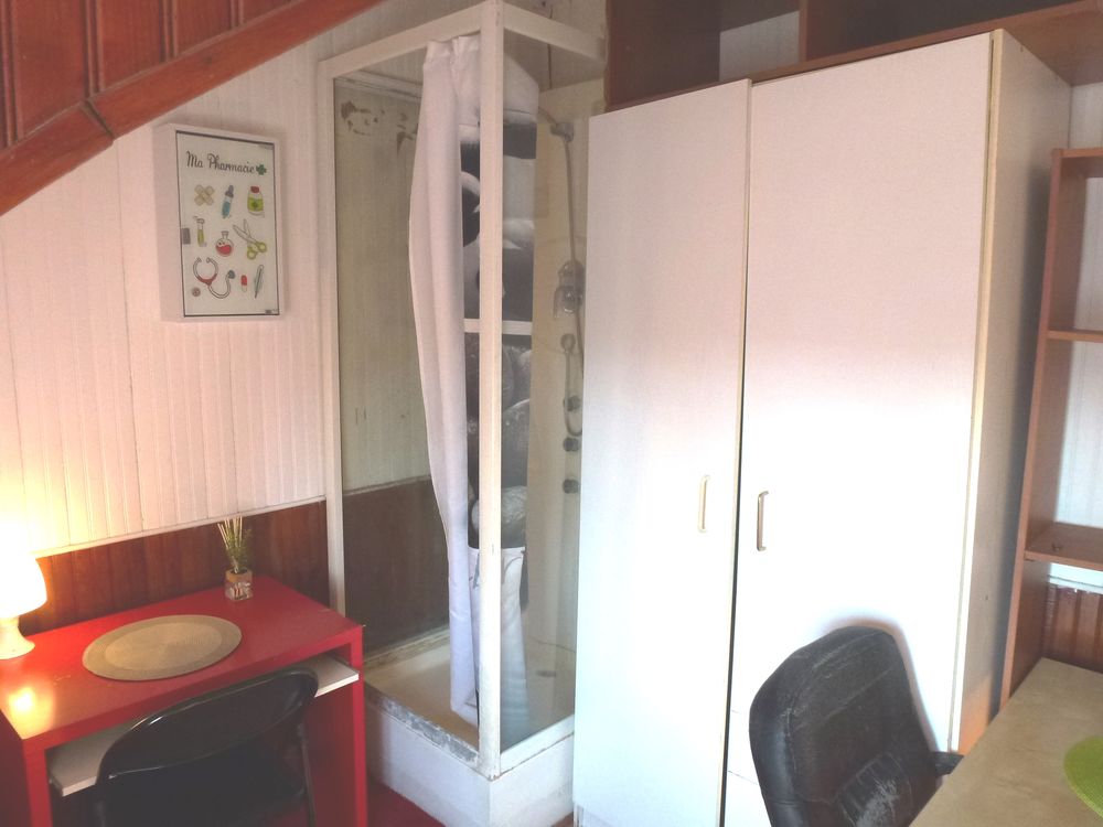 studette Rue des Dardanelles 75017