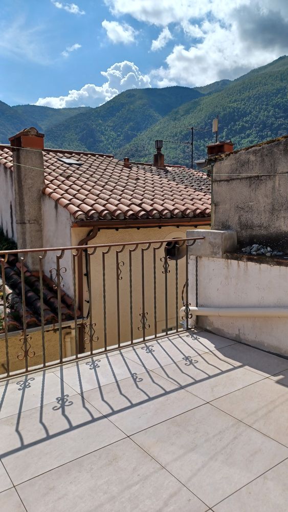Charmante maison avec terrasse à Arles sur Tech !