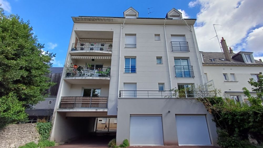 Bel appartement traversant 109 m²?Garage & Cave TOURS 37000