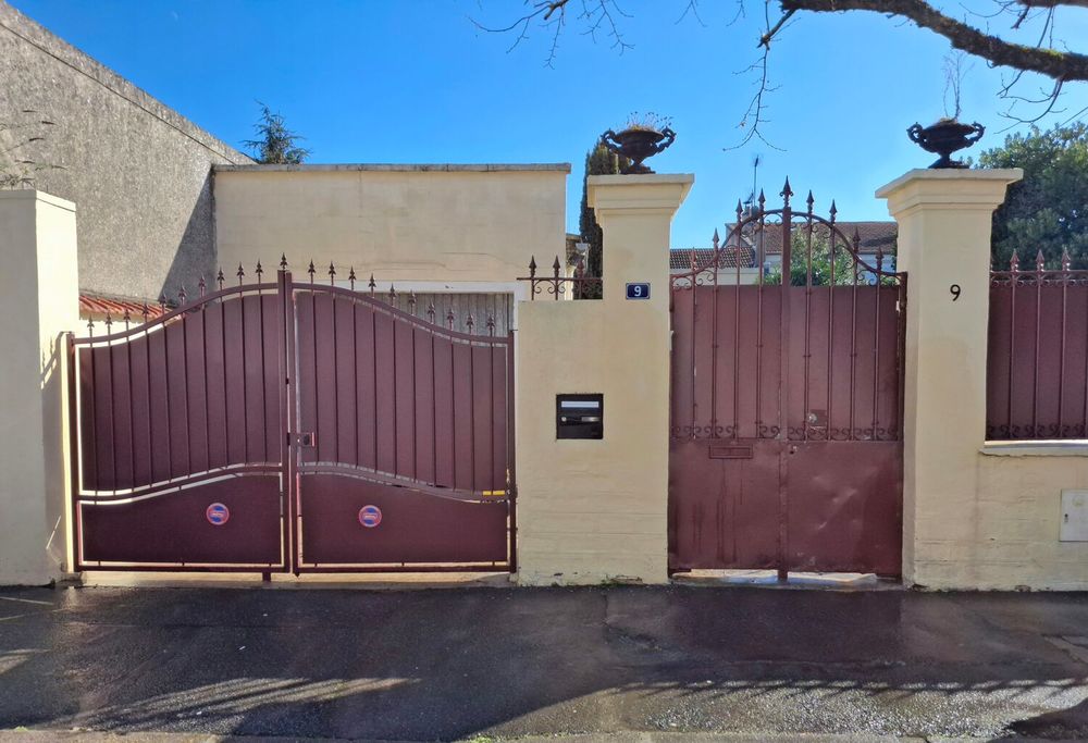 Pavillon plein pied avec dépendance et garage + jardin 340 M