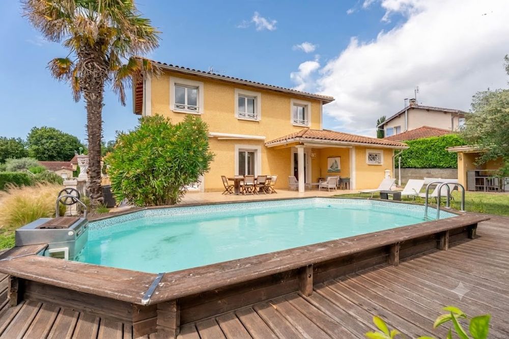 Maison avec vue panoramique sur les Monts d'Or -Genay 69730