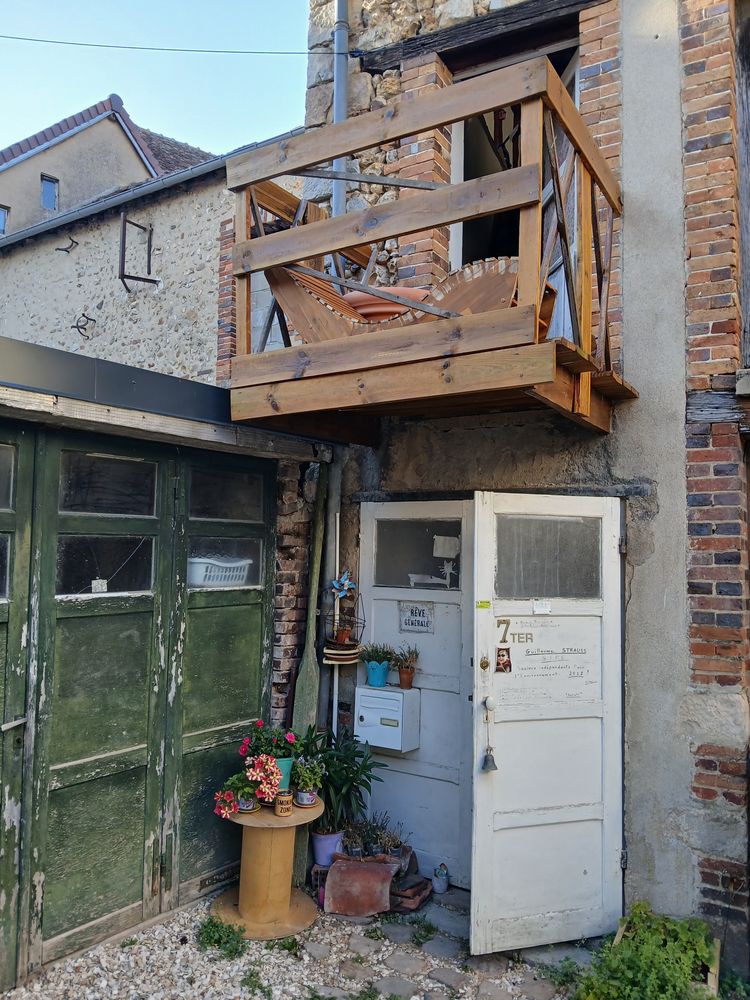 Petite Grange atypique à Villeneuve sur Yonne. Gare à 10mn