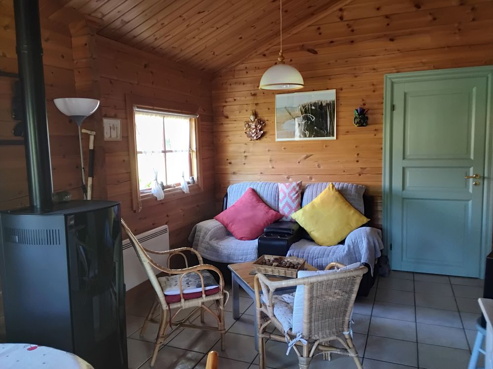 Chalet atypique en bois dans parc 7 hectares MAUROUX 46