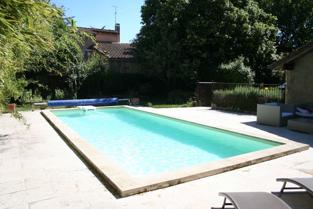 Maison avec piscine s/ terrain 516 m² proche centre Avignon