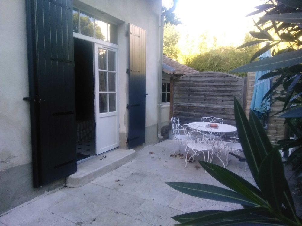 Maison avec piscine s/ terrain 516 m² proche centre Avignon