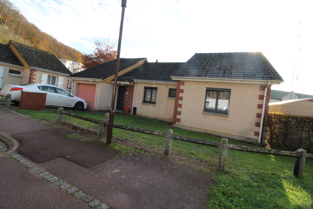 Pavillon individuel de 90 m² avec jardin clos et garage à Gr