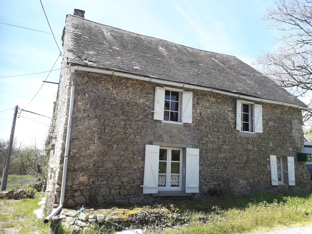 MAISON EN PIERRES