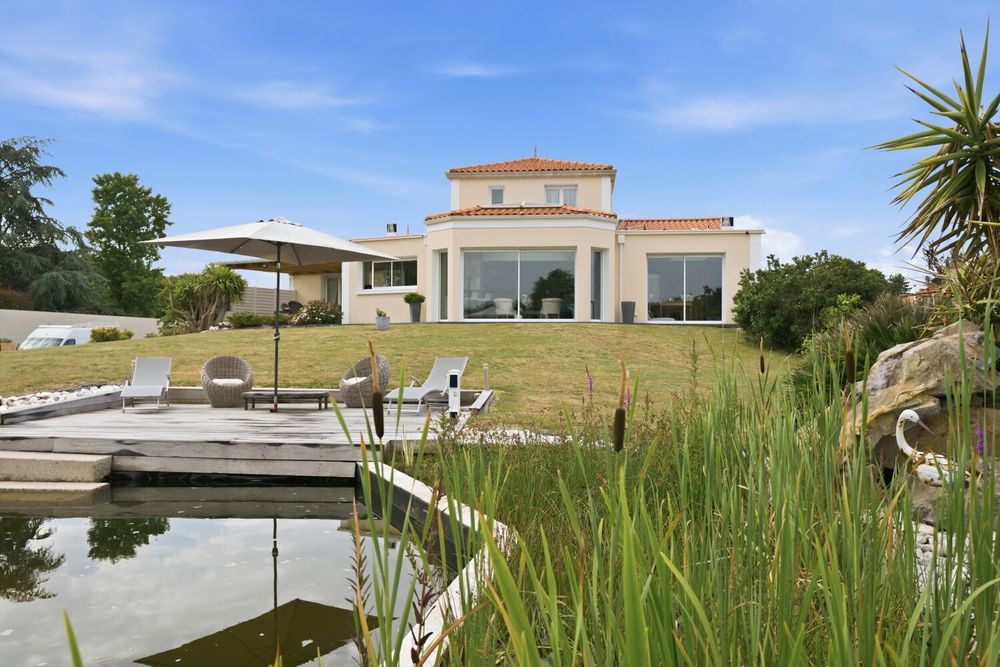 Rare à Vallet propriété lumineuse de 240 m² ·