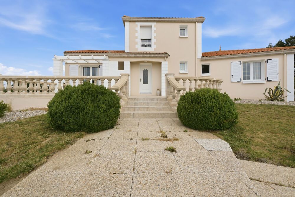 Rare à Vallet propriété lumineuse de 240 m² ·